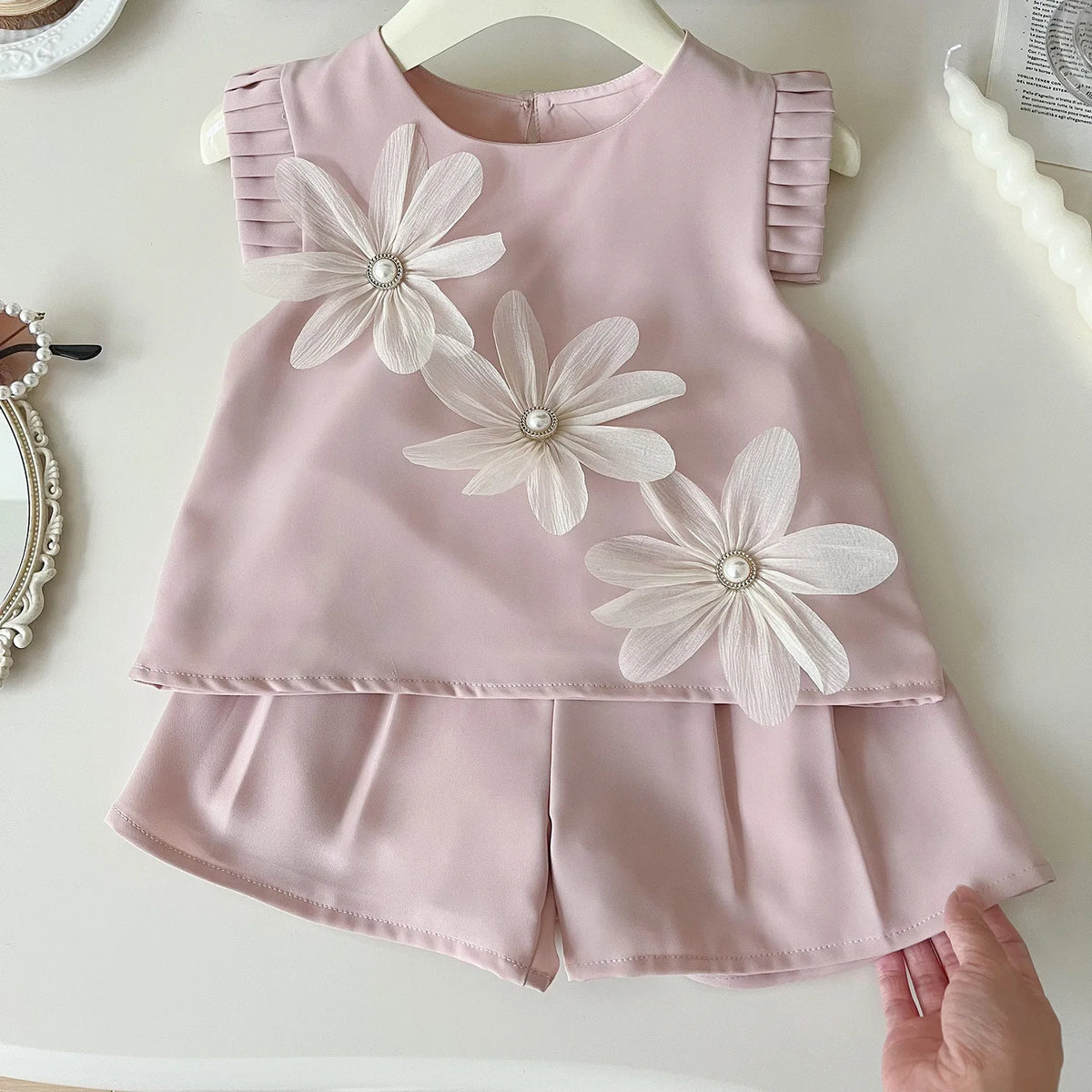 🌸 Girls’ Summer Outfit Set – Cute 3D Flower T-Shirt & Shorts, 2-Piece Set