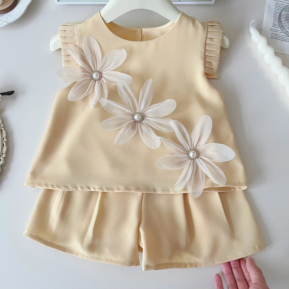 🌸 Girls’ Summer Outfit Set – Cute 3D Flower T-Shirt & Shorts, 2-Piece Set